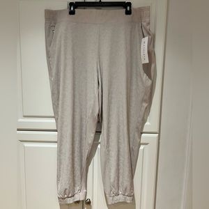 Athleta Brooklyn Textured Jogger Size 22 Leopard Print Cream Abalone Grey NWT